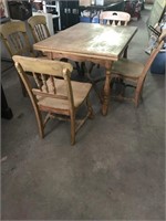Kitchen table and 5 matching chairs
