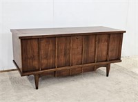 WALNUT KNECHTEL LANE CEDAR LINED CHEST WITH KEY