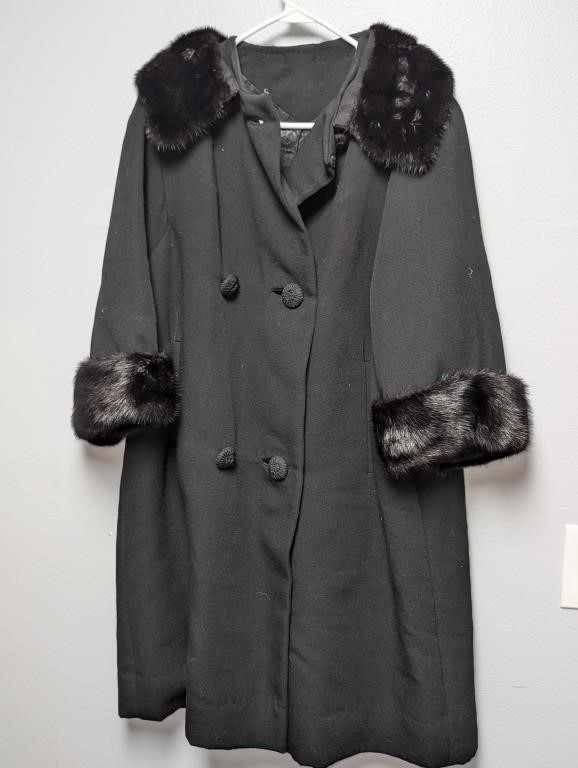 Ladies Wool Jacket w/ Fur Trim Black Size L/XL