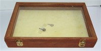 VINTAGE LOCKING WOODEN DISPLAY CASE