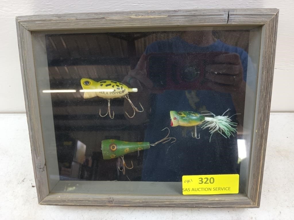 3 treble hook lures in display box 9x11