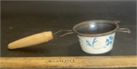 VINTAGE SMALL HAND HELD SIFTER