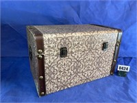 Mini Patterned Trunk w/2 Latches & Handles,