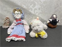 Assorted cloth and plush dolls