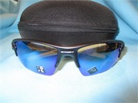 NEW Oakley Flak 2.0 Sunglasses w/ Accessories