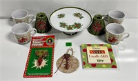 Vtg Xmas Decor Holly Berry Pedestal Plate Set4Mugs