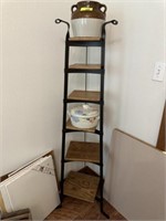 Corner shelf and 2 dishes w/lids