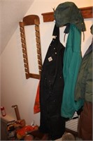 Clothing Lot: Men's Carhardt Lot w.Black Overalls,
