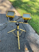 Dual work light with tripod stand