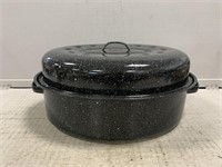 Covered Oval Roaster Pan