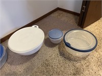 3 Tupperware bowls with lids