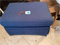 ROLLING FOOT STOOL NICE CONDITION