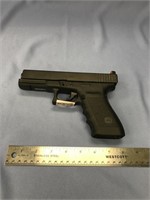 Glock, model 20, 10mm pistol, SN BETN457,  case an