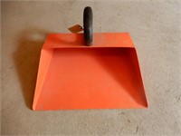 HD Metal - Orange Dust Pan W/Handle