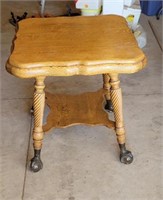 Oak claw and ball foot parlor stand.28x28x28