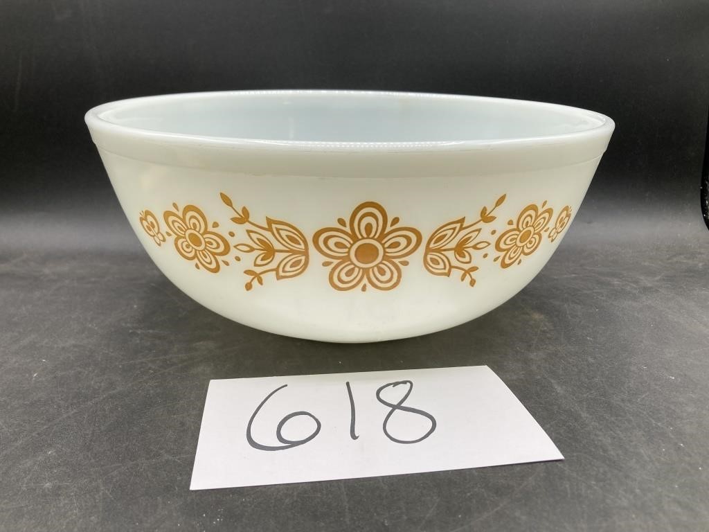 Vintage Pyrex Butterfly Gold 404 Mixing Bow