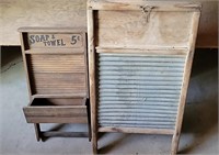 Vintage Washboard & Decor Washboard