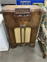 VTG. FLOOR  RADIO AND MORE