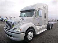 2008 Freightliner Columbia T/A Sleeper Truck Tract