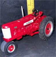Mccormick, Farmall 350 tractor