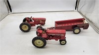 IH Tractors and Manure Spreader 1/16