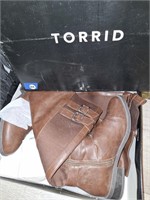 TORRID BROWN BOOTS 10W