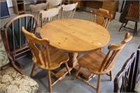 PINE PEDESTAL TABLE WITH 3 CHAIRS