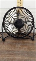 Tabletop fan w/ usb cord. Tested works.  5in tall