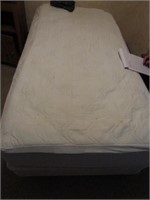 TWIN BED - BRING HELP TO REMOVE