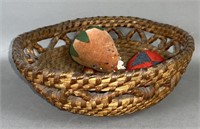Coiled rye straw table basket with 4 pin cushions