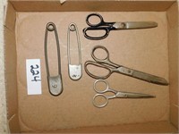 Scissors/ Safety Pins