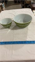 Vintage decorative pryrex bowls