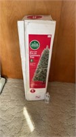 6 ft Christmas Tree Artificial , pre lite