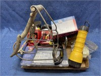 Flat lot: Mole trap & misc items