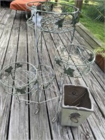 METAL FLOWER POT STAND AND FLOWER POT