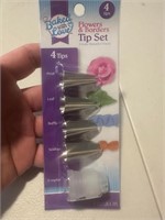Baked With Love Flowers & Borders Tip Set 4pk