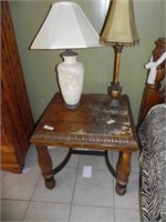 End Table with 2 Lamps, table is in rough shape