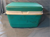 Small 6 Pack Rubbermaid Cooler