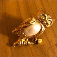 Gold Tone & Faux Pearl Owl Lapel Brooch Pin