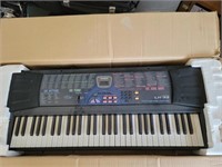 Casio LK-33 Electronic Keyboard - Untested