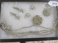 SELECTION OF RHINESTONE JEWELRY