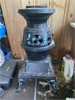 SMALL CAST IRON POT BELLY CAMP STOVE