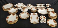 75 Old Country Roses Royal Albert bone china