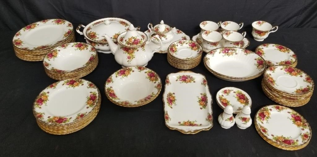 75 Old Country Roses Royal Albert bone china