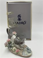 LLADRO 'KITTY CONFRONTATION' FIGURE WITH BOX
