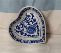 Vintage blue white heart bowl