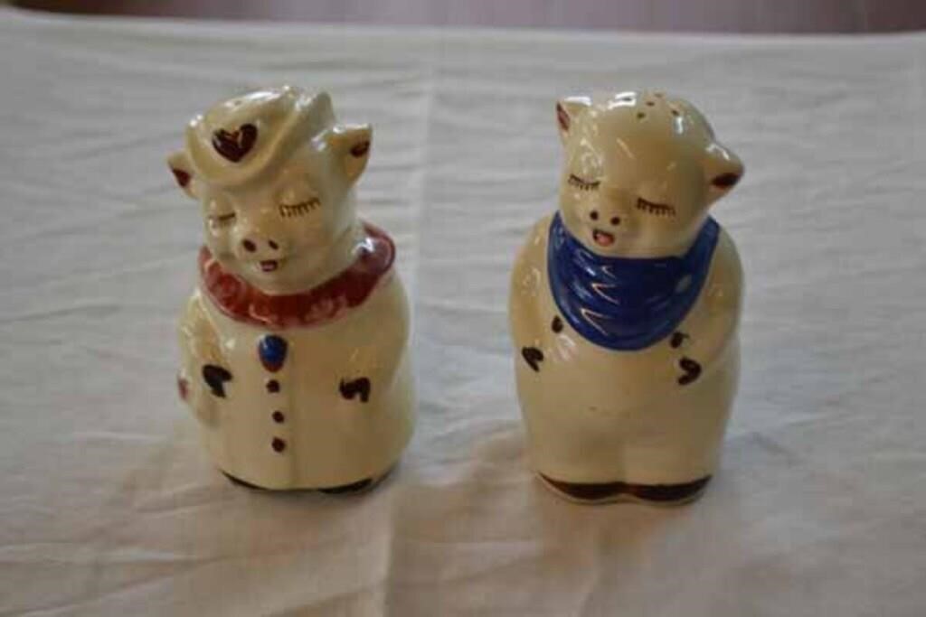 Shawnee Smiley Pig Salt and Pepper Shakers