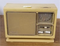 Zenith Model F410P2 Small Desk Radio