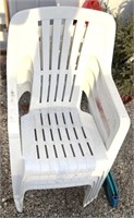 4 plastic stackable chairs