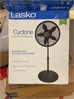 Lasko 18 in. 3 Speed Oscillating Pedestal Fan